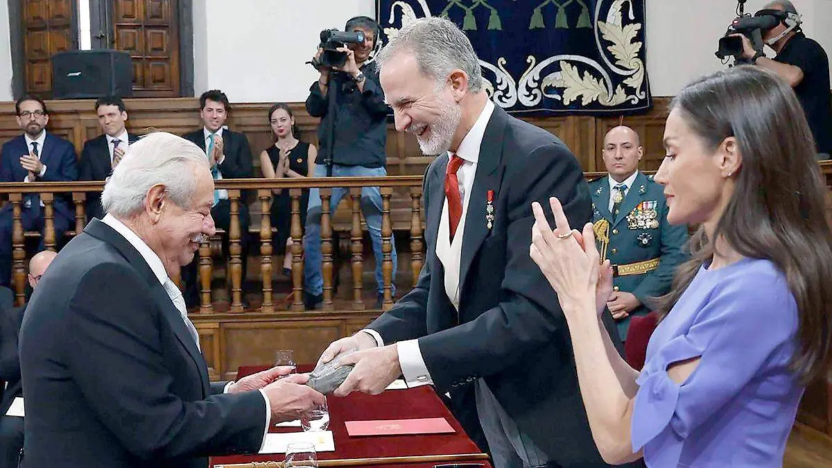 Entrega de premio literario