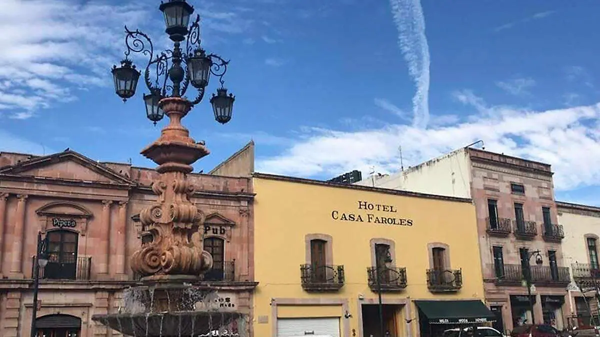 Fachada del hotel casa faroles