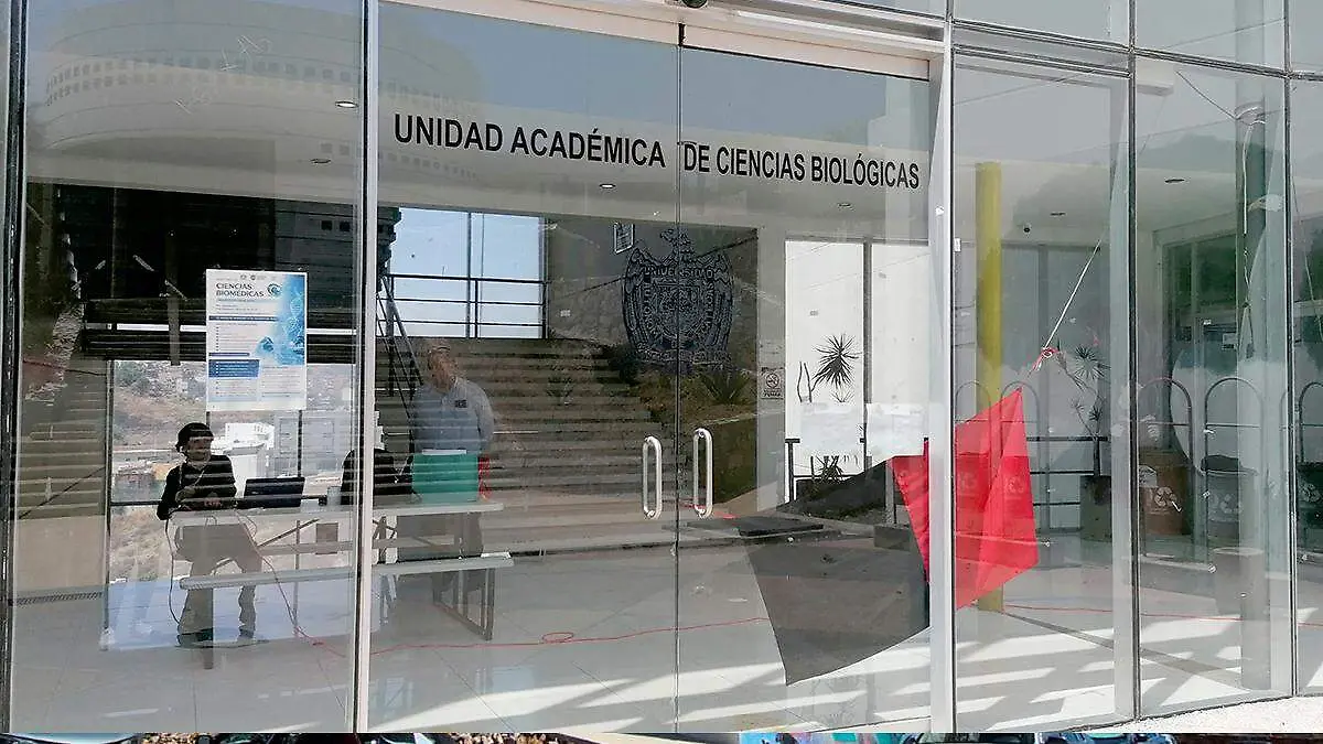Protesta en Ciencias Biológicas UAZ