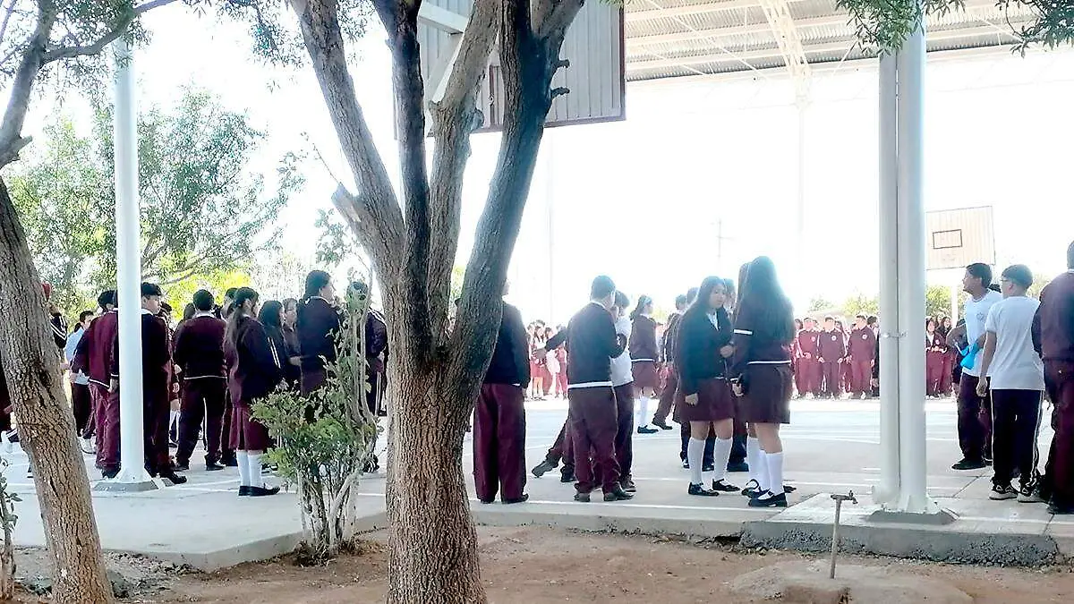 Alumnos de secundaria en Fresnillo, Zacatecas