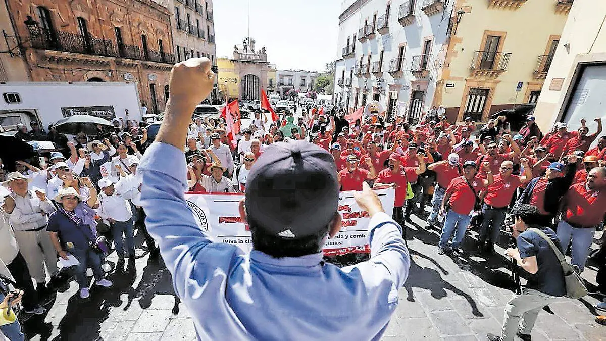 Desfile conmemorativo 1 de mayo