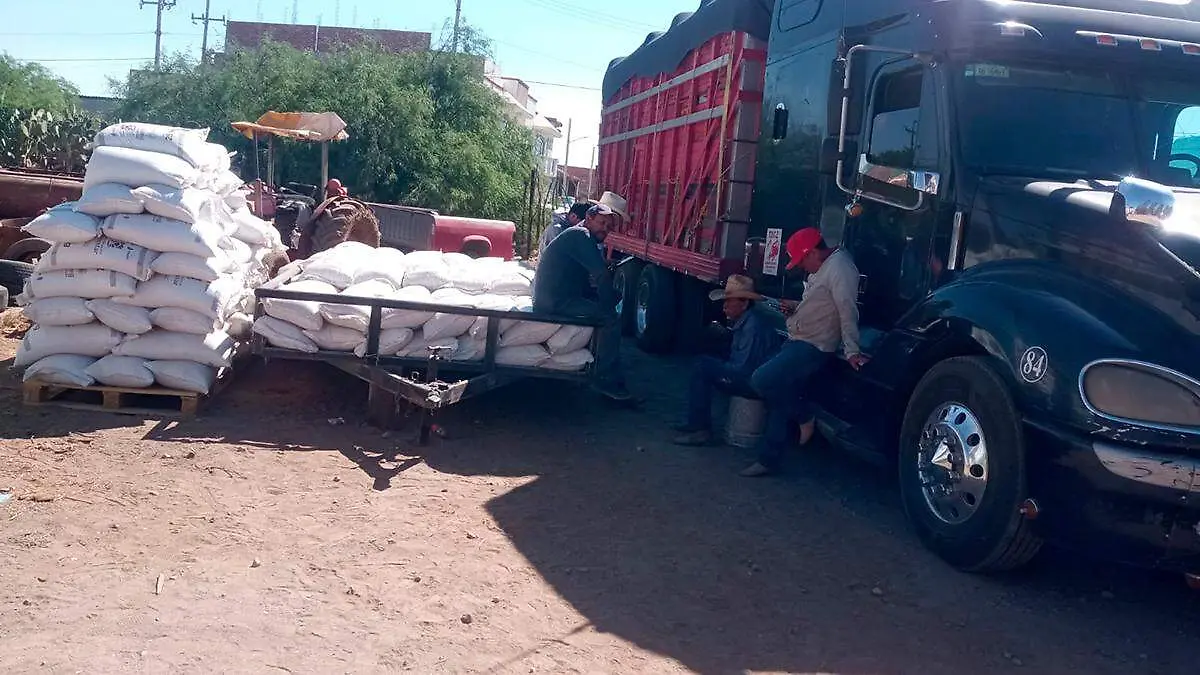 Productores se manifiestan en tacoaleche