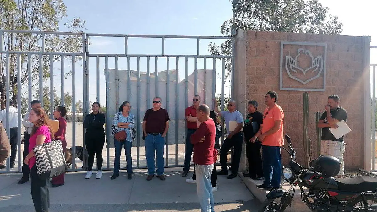 Protesta de personal suplente en delegación del ISSSTE en Zacatecas