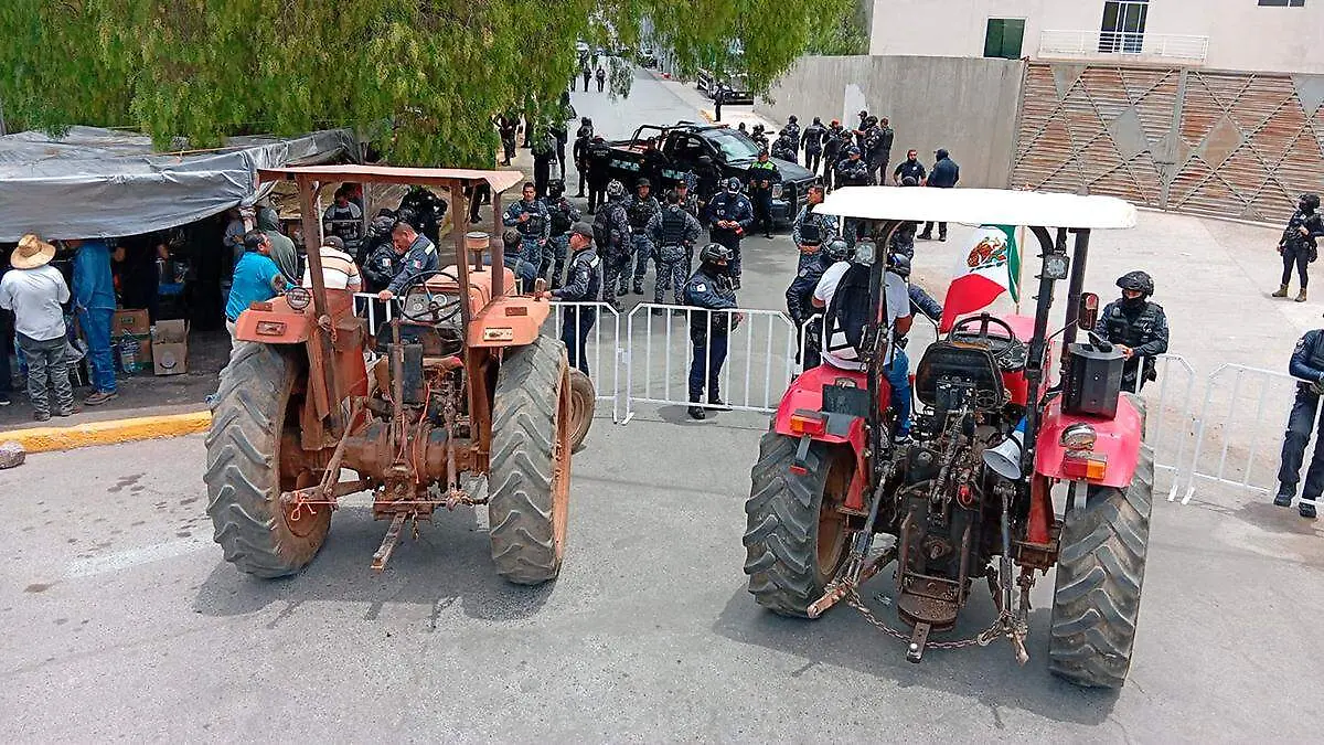 Protesta de productores en el Multiforo en Zacatecas