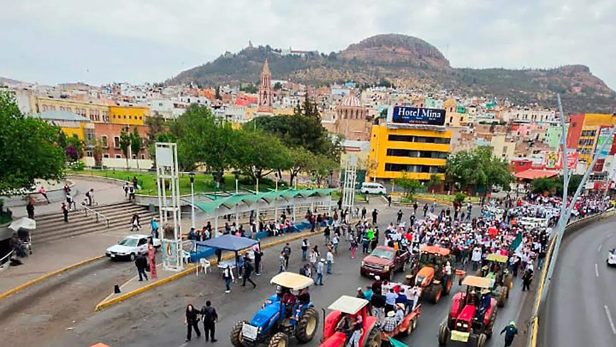 Marcha de productores de frijol y simpatizantes en Zacatecas