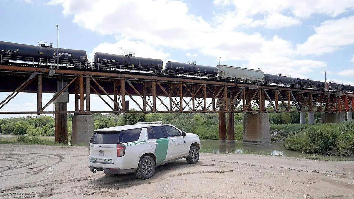Agentes de la patrulla fronteriza en Nuevo Laredo, Texas