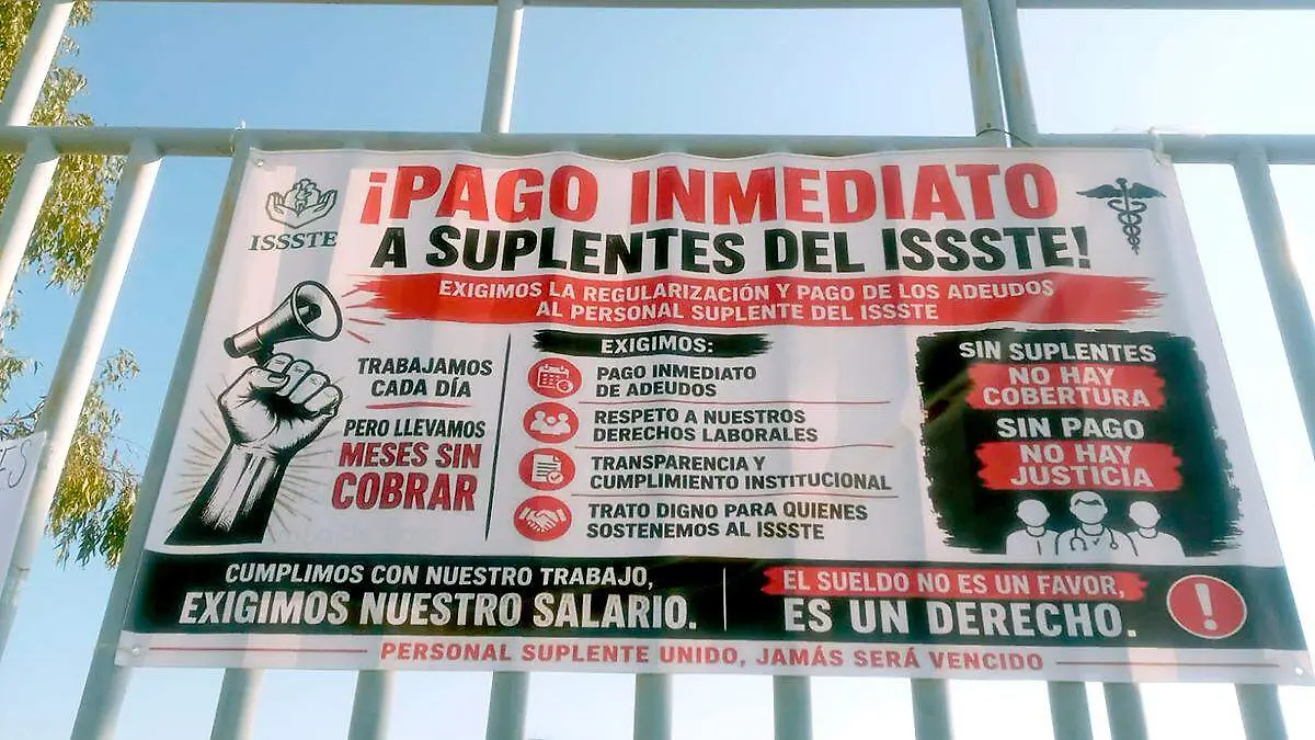 Manta de protesta colocada en puerta del ISSSTE ZACATECAS