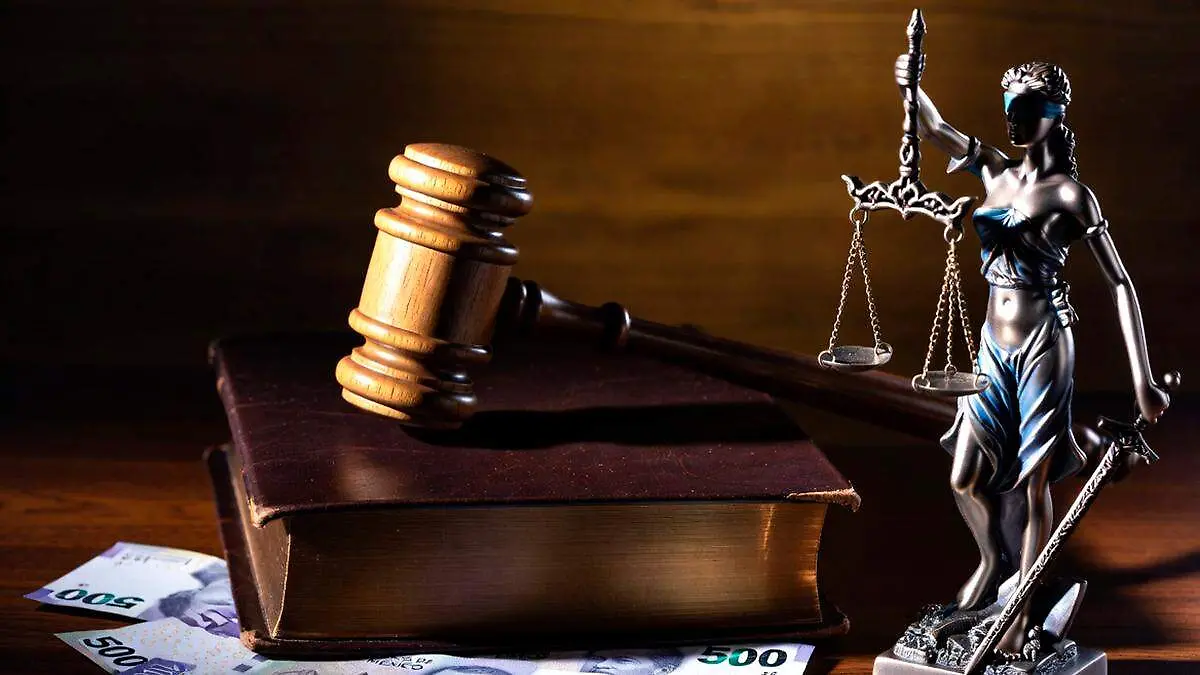 Imagen ilustrativa mazo de juez y justicia