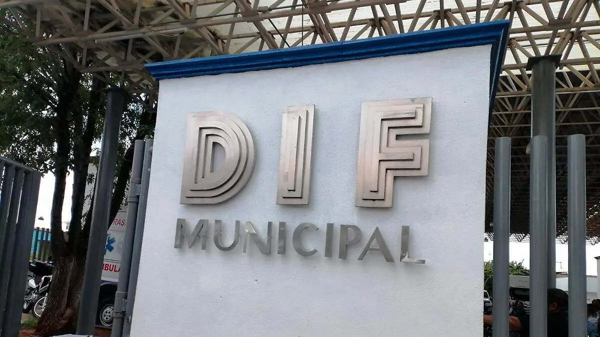 Acceso a edificio del DIF Municipal de Fresnillo, Zacatecas
