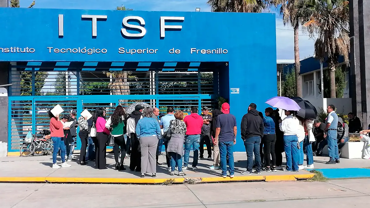 Protesta de trabajadores del Instituto Tecnológico Superior de Fresnillo