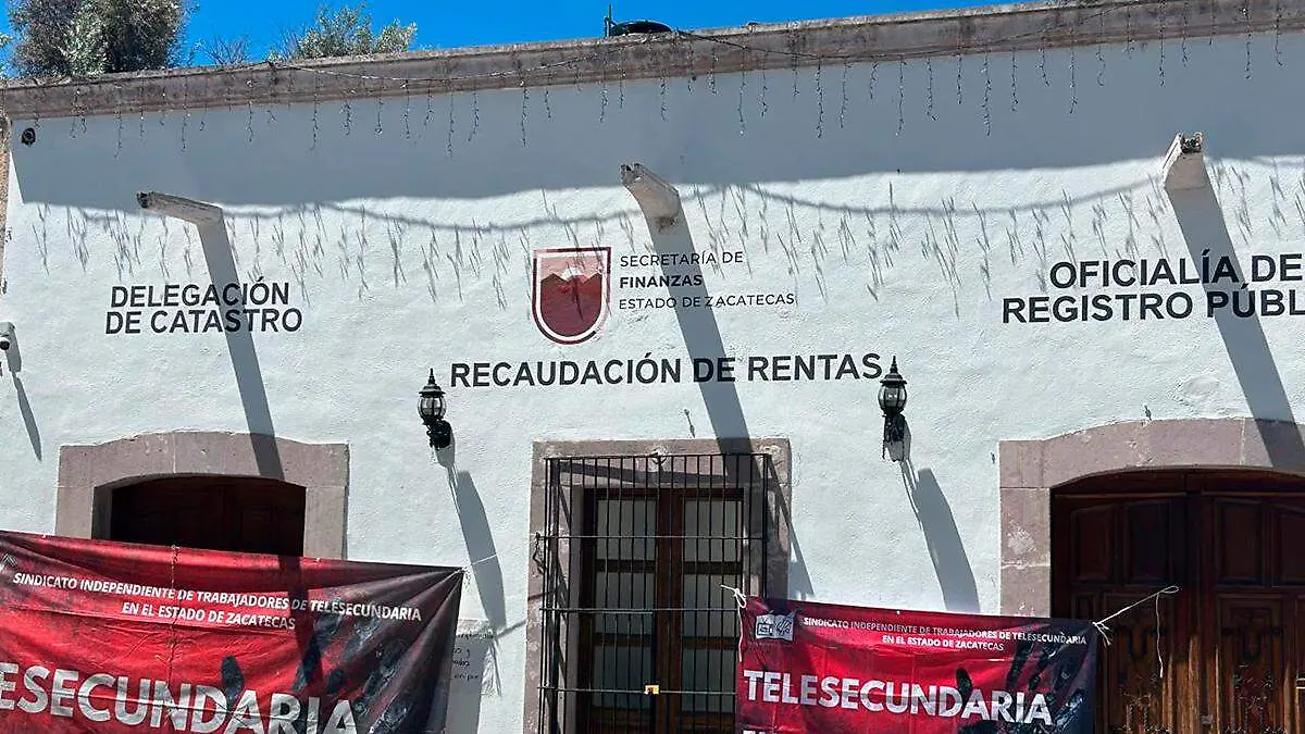 Protesta del SITTEZ en recaudaciones de rentas