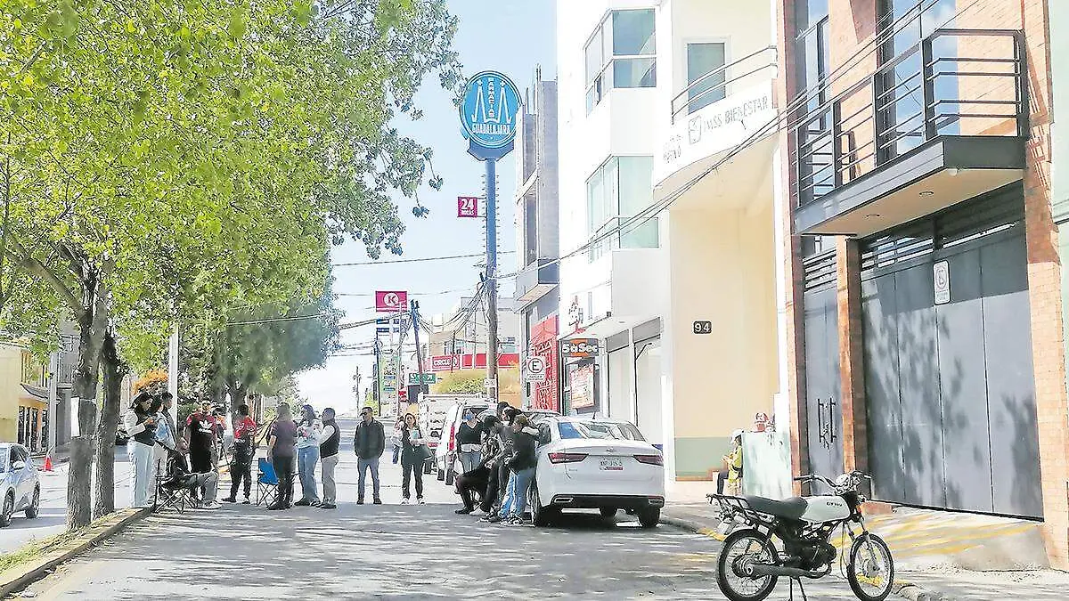 Protesta de trabajadores suplentes y administrativos IMSS Bienestar Zacatecas