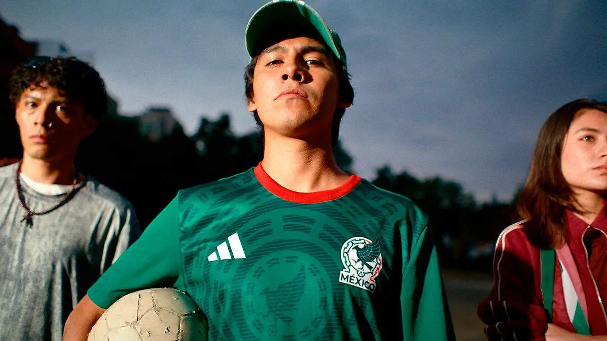 Personas apoyando a la Selección de Futbol
