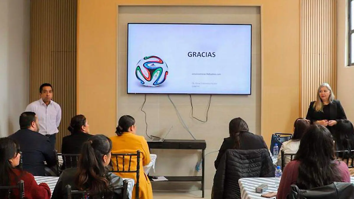 Capacitación a trabajadores hoteleros