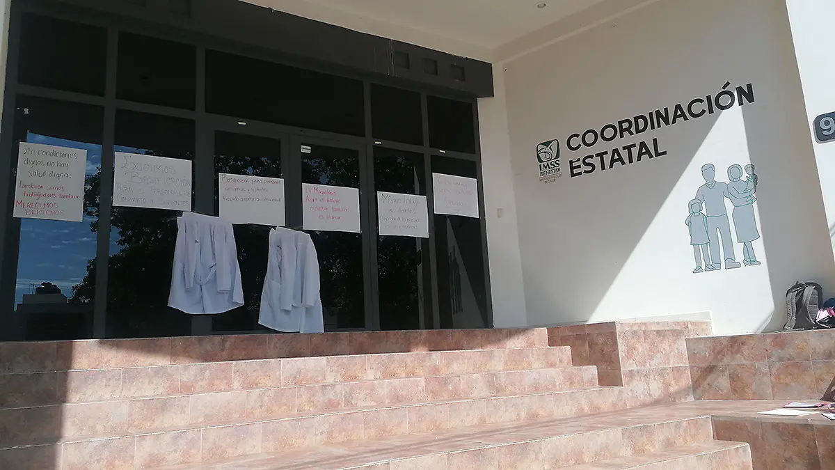Protesta de trabajadores del IMSS Bienestar Zacatecas