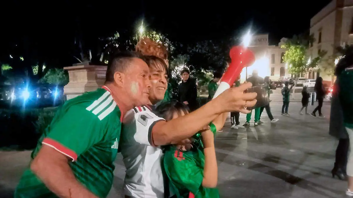 Zacatecanos celebran el triunfo de la Selección Mexicana ante Corea del Sur