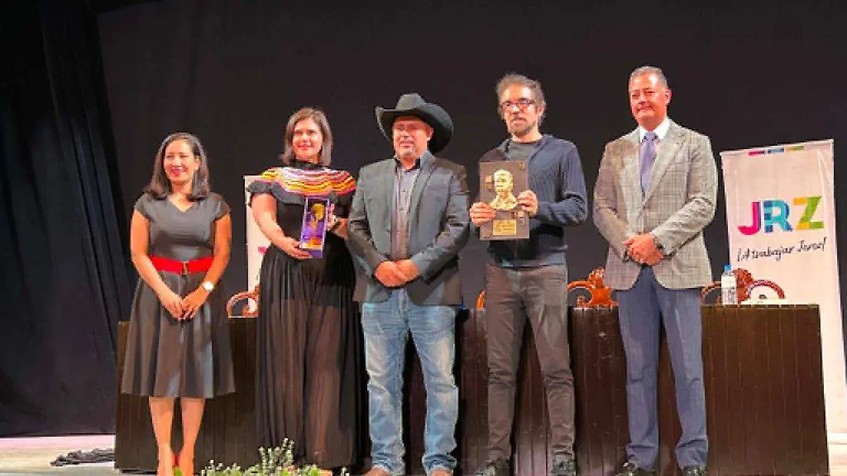 Entrega del premio de los Juegos Florales Ramón López Velarde, en Jerez