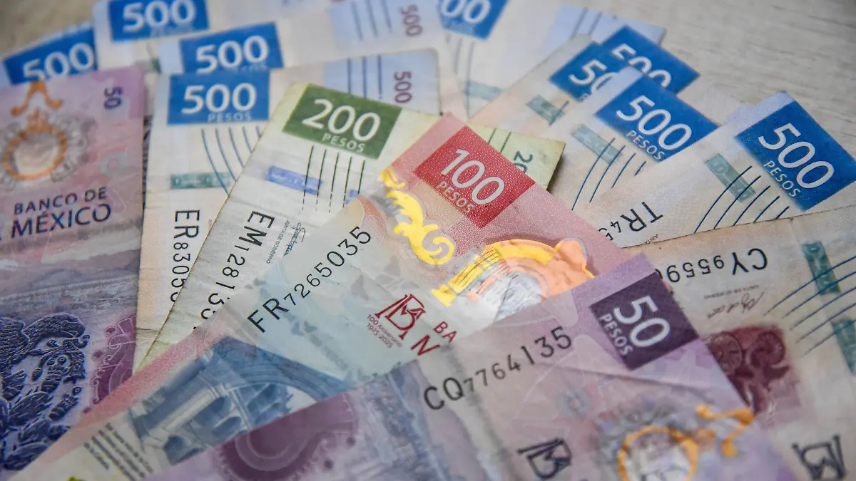 Aspectos de billetes mexicanos