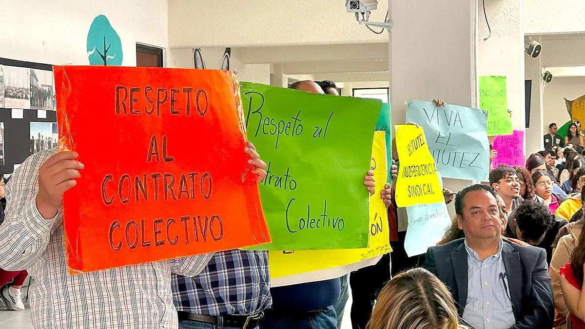 Protesta de personal sindicalizado de la UTZAC