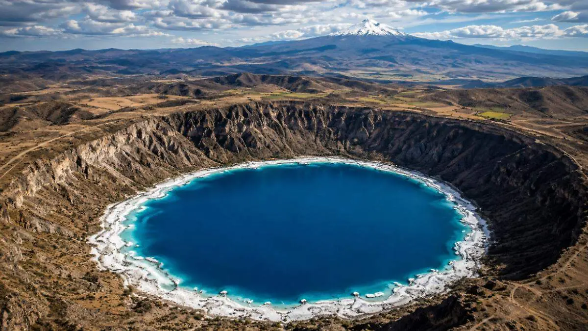 Lago volcánico