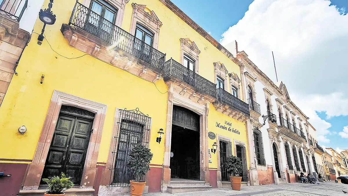 Fachada del Hotel Mesón de Jobito