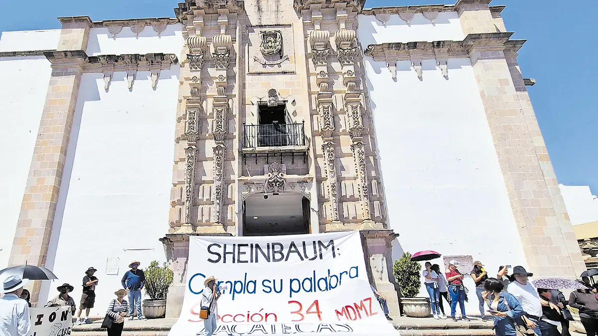 Protesta de docentes afiliados a la Sección 34 del SNTE en Zacatecas