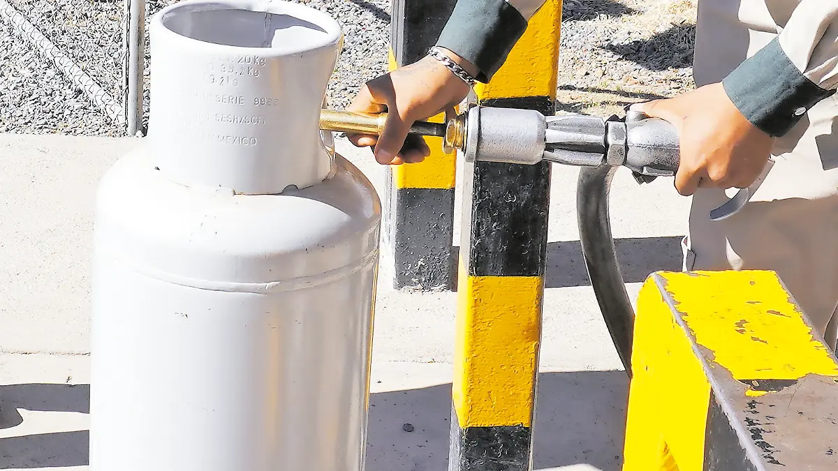 Llenado de cilindro de gas lp en Zacatecas