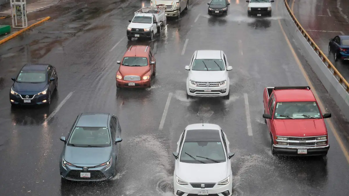 Bulevar de Zacatecas con lluvia