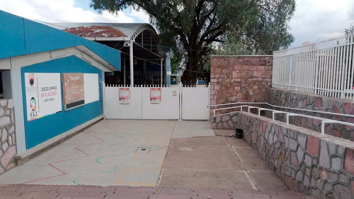 Entrada a escuela
