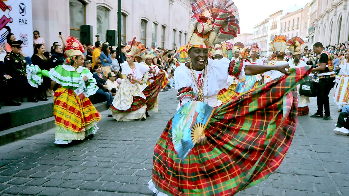 Desfile de Festival del Folclor Internacional Zacatecas 2025