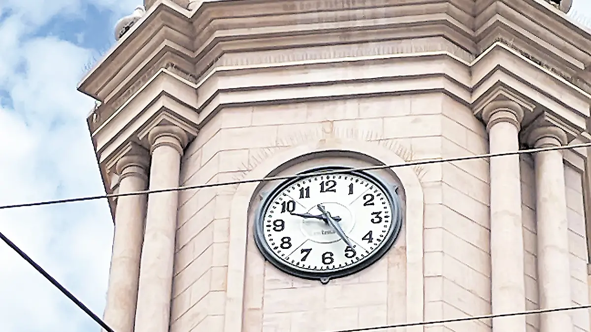 Reloj en la parroquia en Río Grande