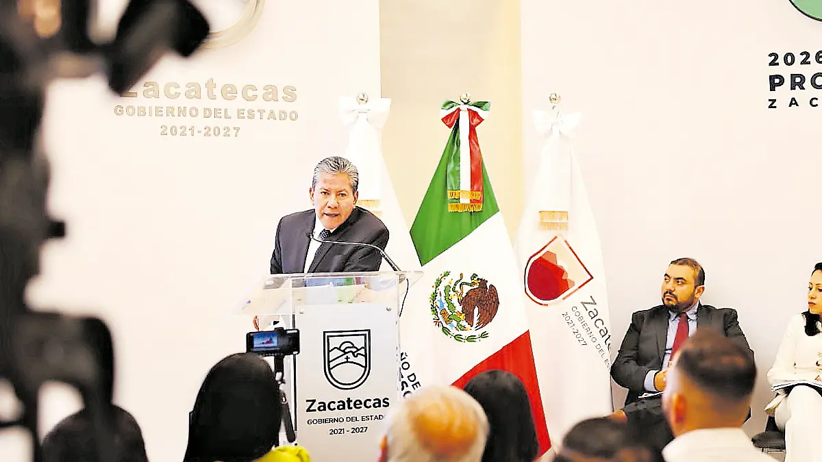 David Monreal Ávila en conferencia de prensa
