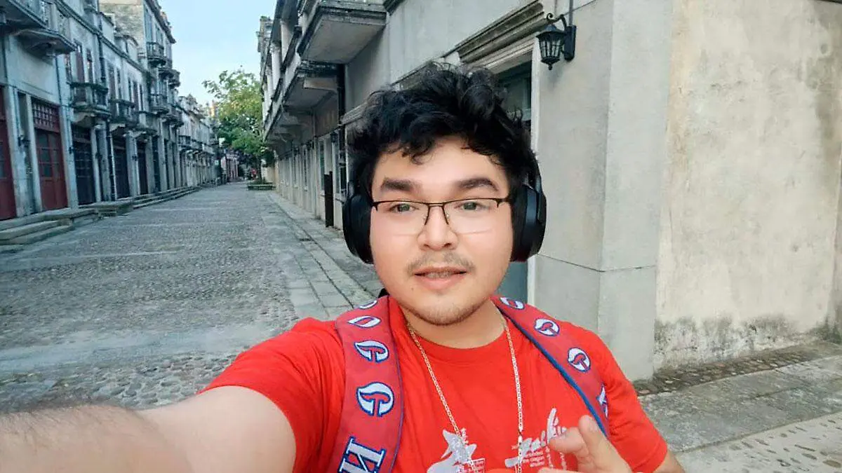 Joven-zacatecano-en-China