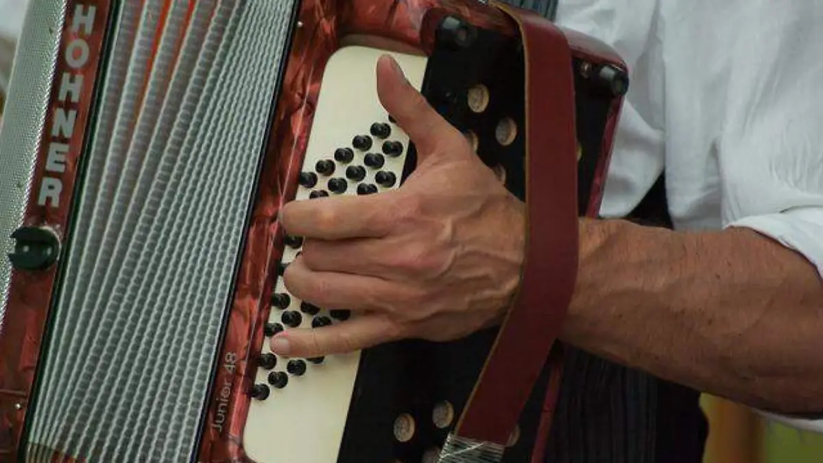 musician-2370079_640