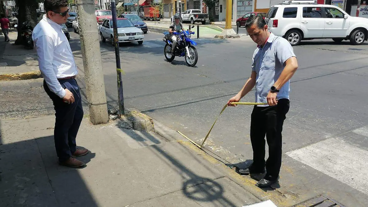 Vecinos y comerciantes de la avenida Juárez