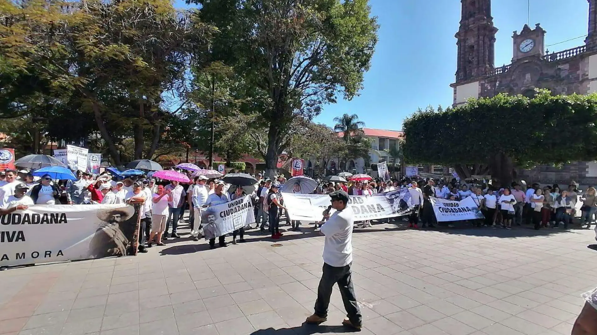 Marchan colonos en Zamora 