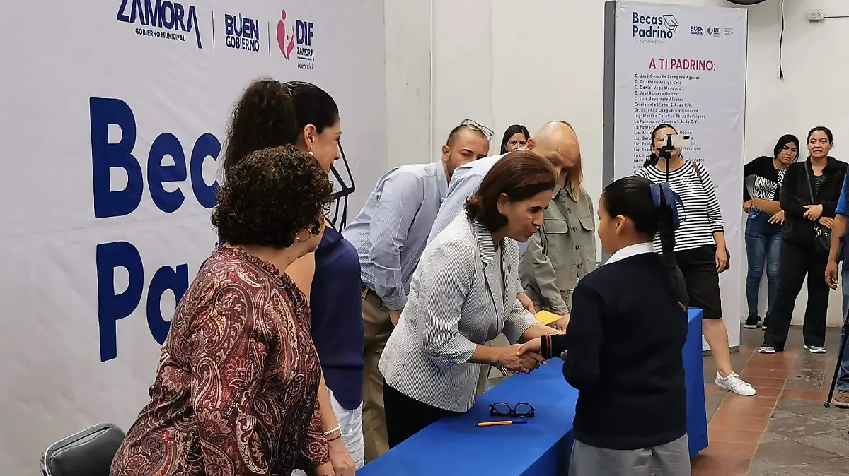 Entrega de becas