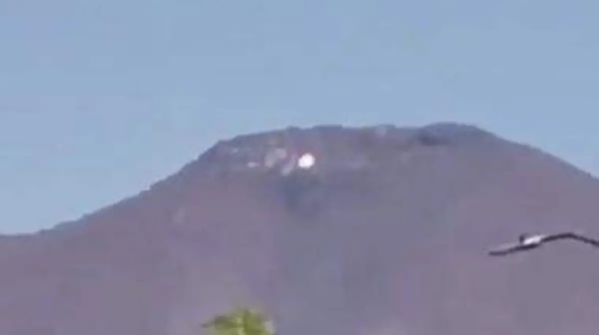 Luz en cerro de La Beata