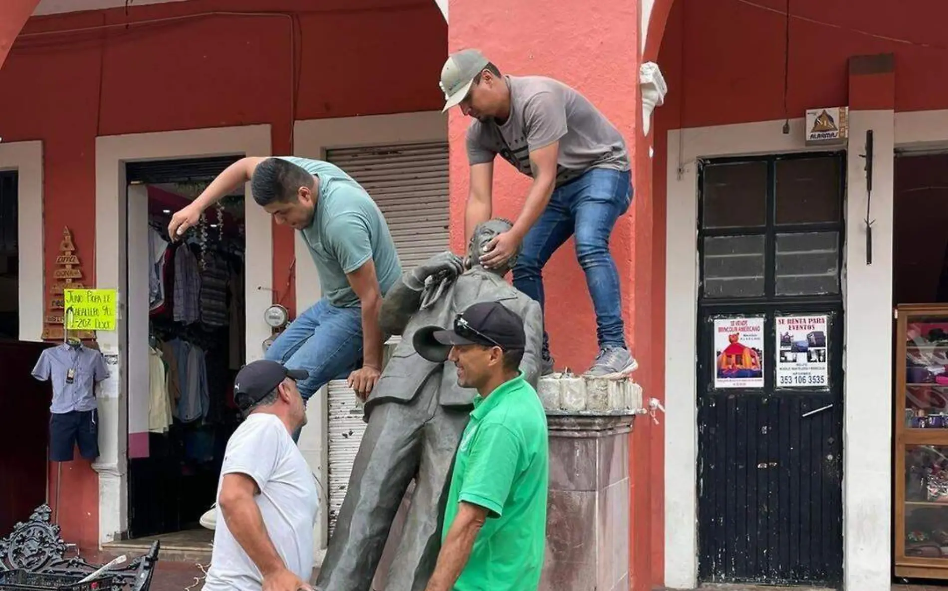 Estatua Rafael Méndez