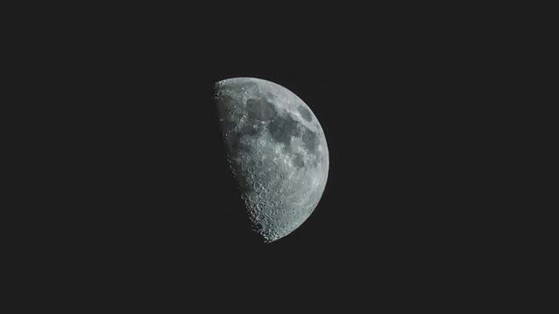 half-moon-1866821_640