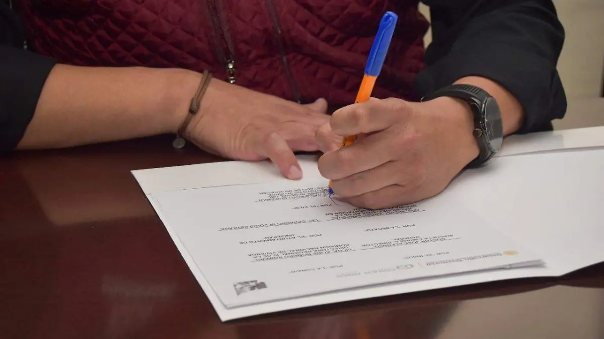 Firma de un contrato