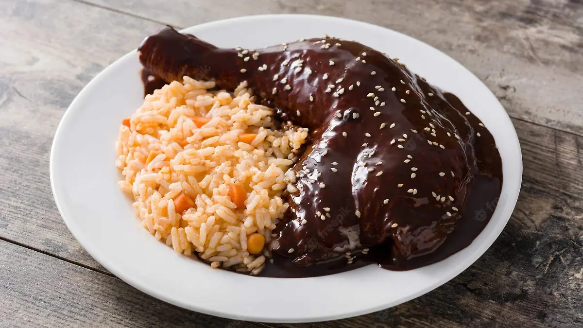 Mole con arroz