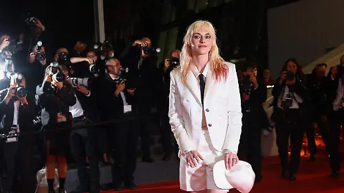 2025-05-16T202424Z_1919716003_UP1EL5G1KOMZR_RTRMADP_3_FILMFESTIVAL-CANNES-BONO-PREMIERE