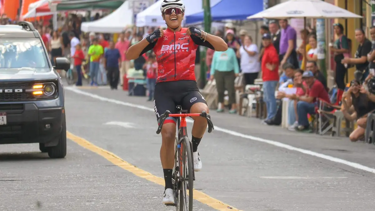 Jessica Bonilla del equipo Pato Bike BMC