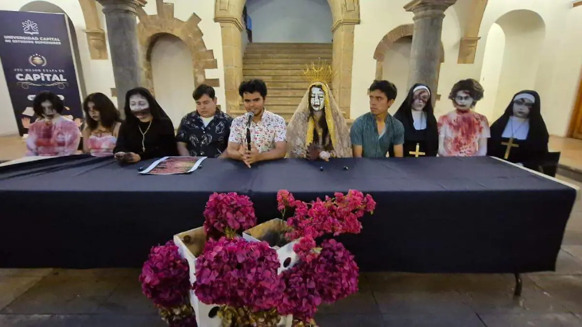 Rueda de prensa para presentar la obra Herejía