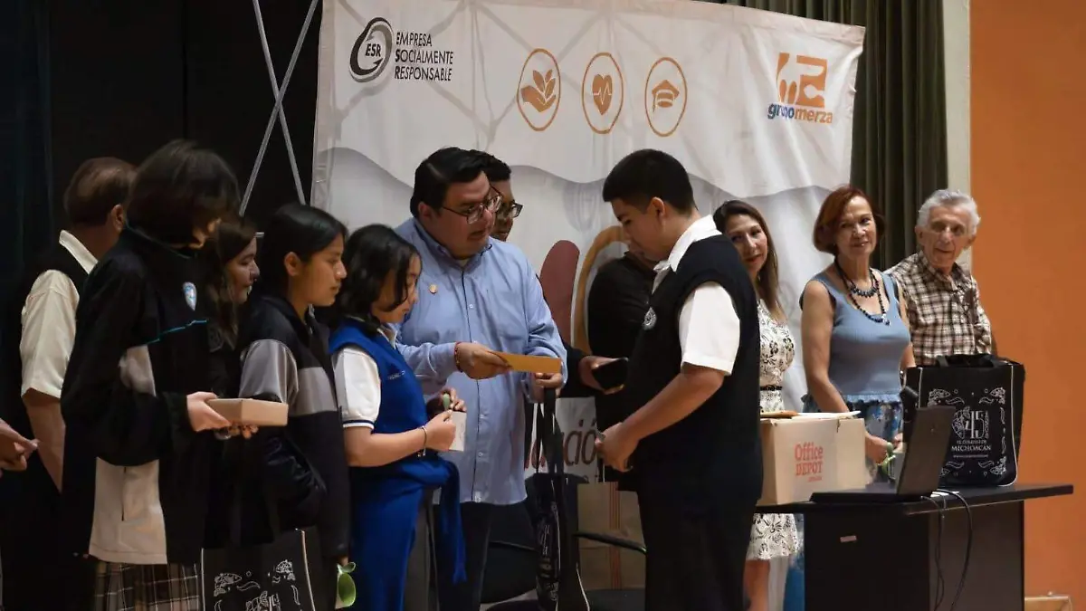 premio alfonso garcia robles