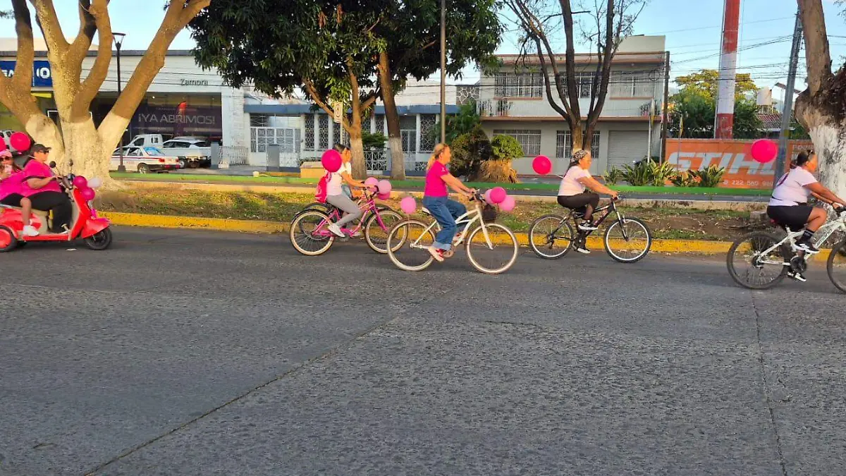Caravana Rosa para promueve el autocuidado y apoyo a mujeres con cáncer de mama
