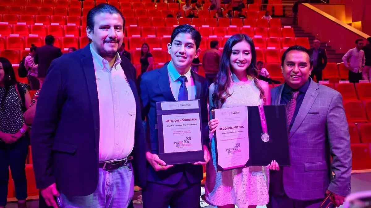 Zamorano con mención honorifica