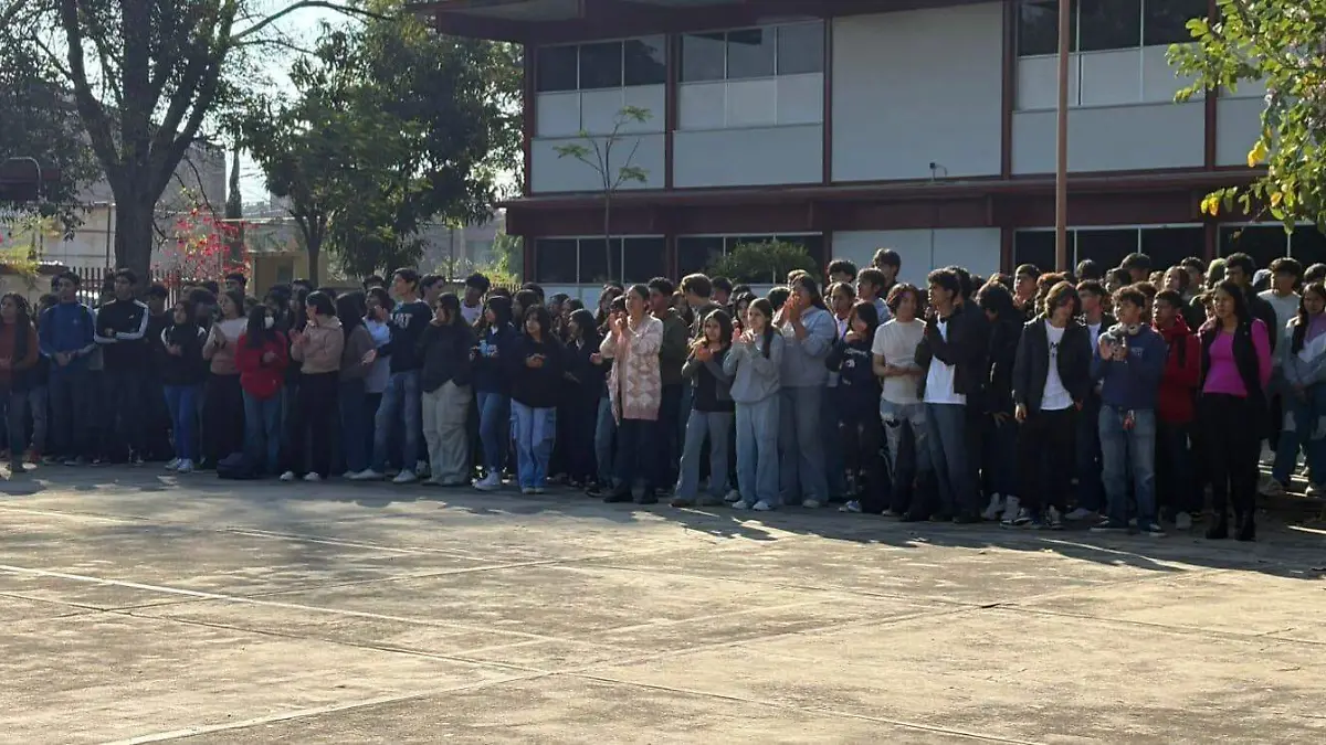 Jóvenes estudiantes