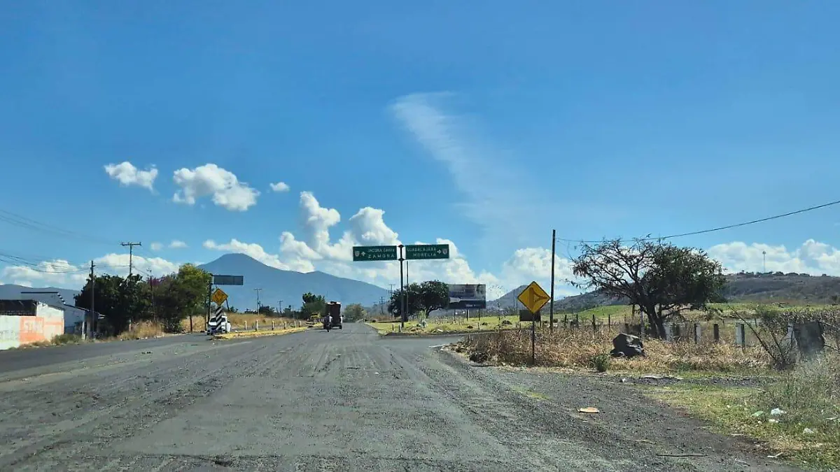 Carretera Jacona